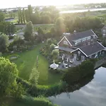 De Sfeerstal 게스트하우스 Nieuwveen